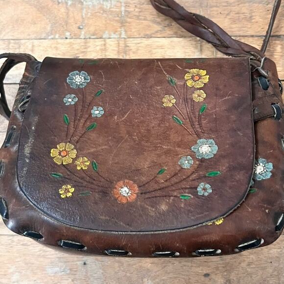 Vintage Shoulder Bag 8.5in Hand Tooled Braided Leather W/ Hand Painted Flowers - Picture 14 of 15
